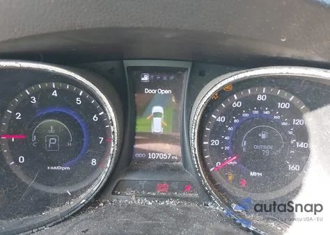 2013 Hyundai Santa Fe Sport z USA, uszkodzony, nr VIN 5XYZUDLB7DG049454